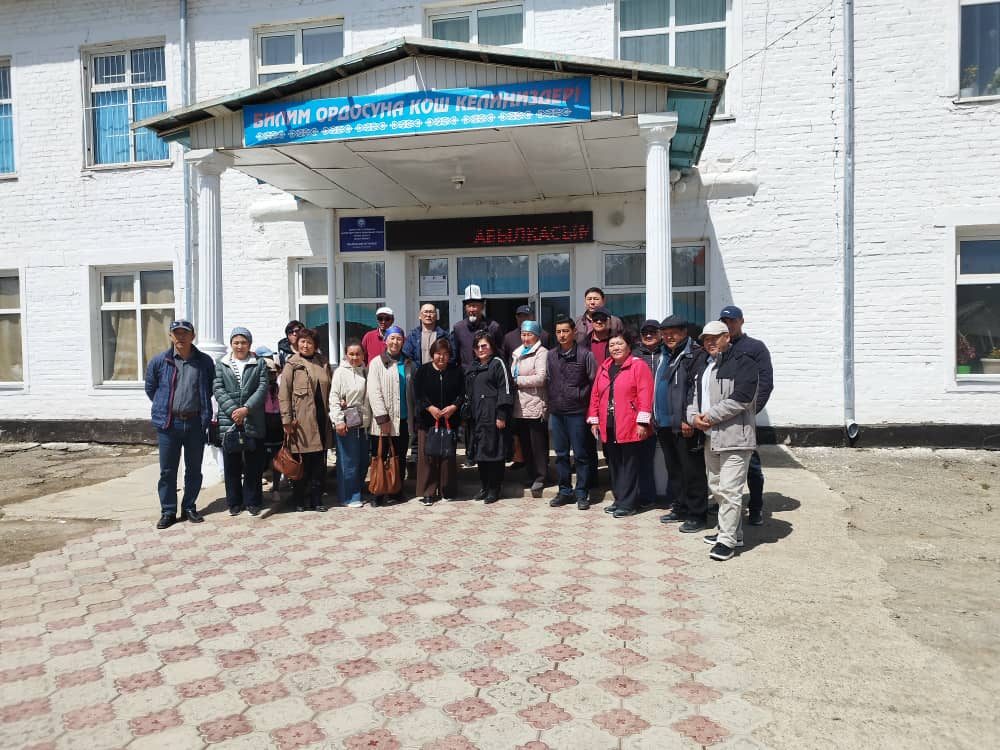 Нарын районунун Жан-Булак айыл аймагында Нарын облусунда айылды таза  суу менен камсыз кылууну жана санитарияны өнүктүрүү программасынын алкагындагы пилоттук жамааттар үчүн тажрыйба алмашуу жүрүп жатат